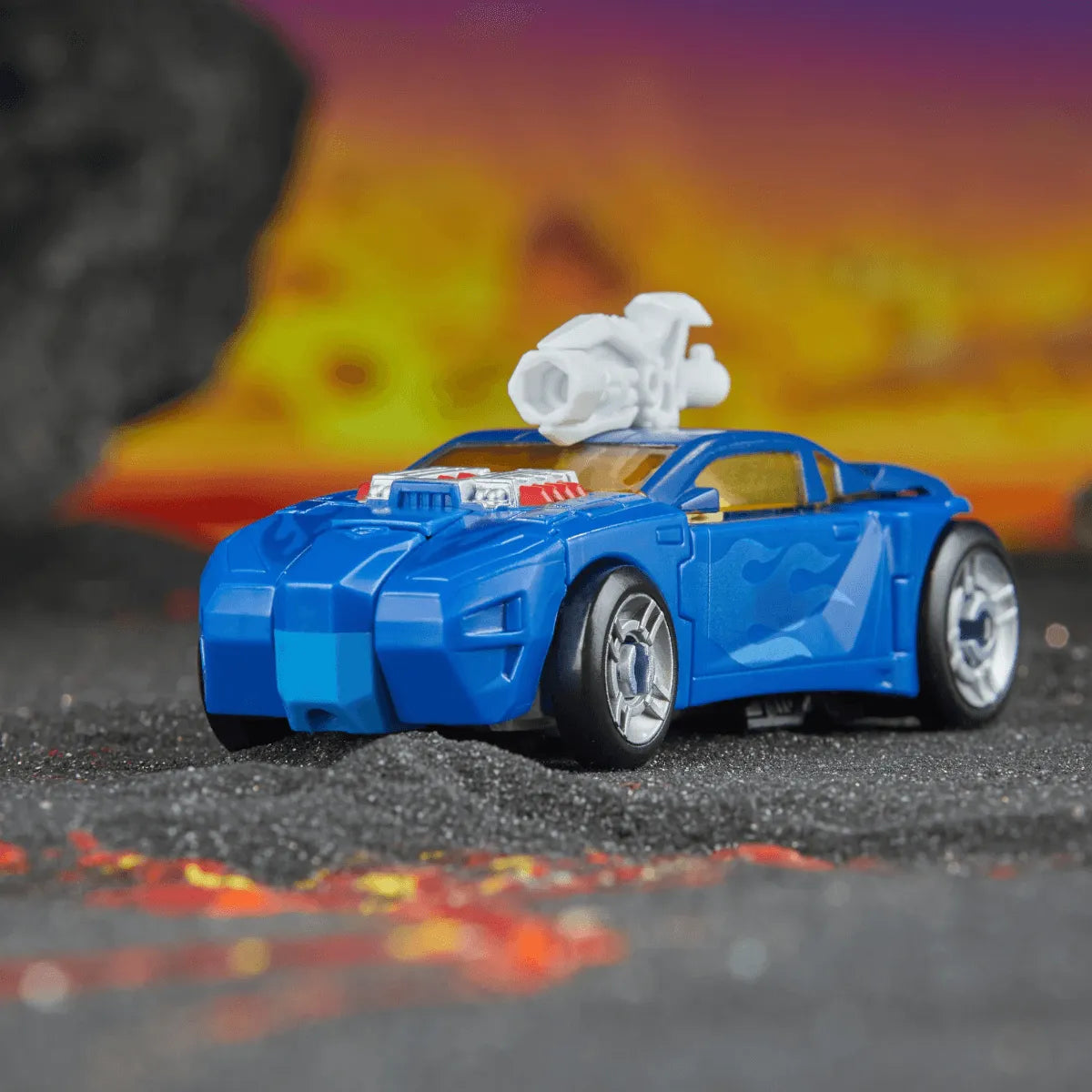 26472 Transformers Legacy United: Deluxe Class - Robots in Disguise 2001 Universe Autobot Side Burn - Hasbro - Titan Pop Culture
