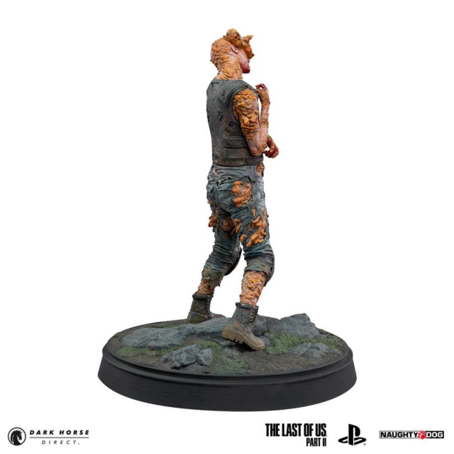 DHC3010-338 The Last Of Us 2 - Armoured Clicker Figure - Dark Horse Comics - Titan Pop Culture