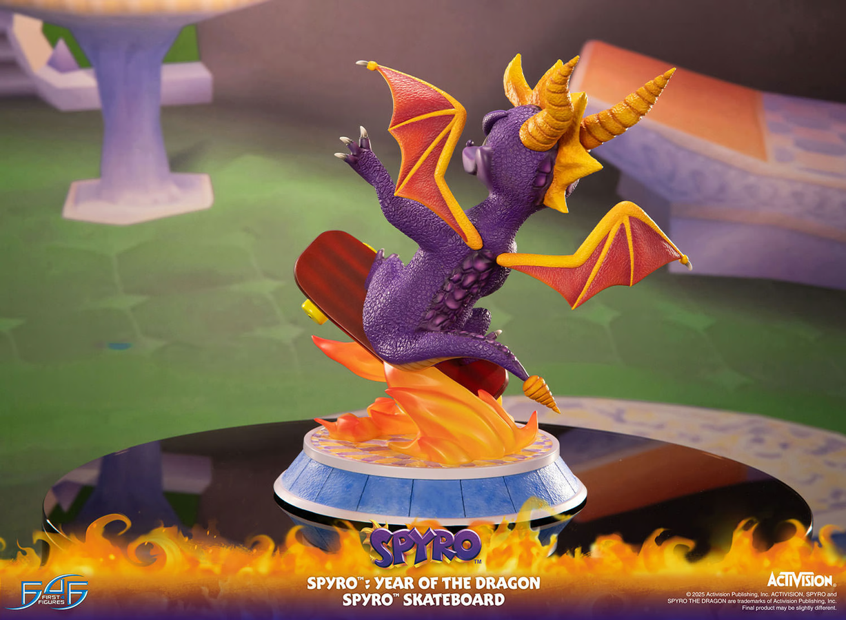 Spyro: Year Of The Dragon - Skatebaord Statue