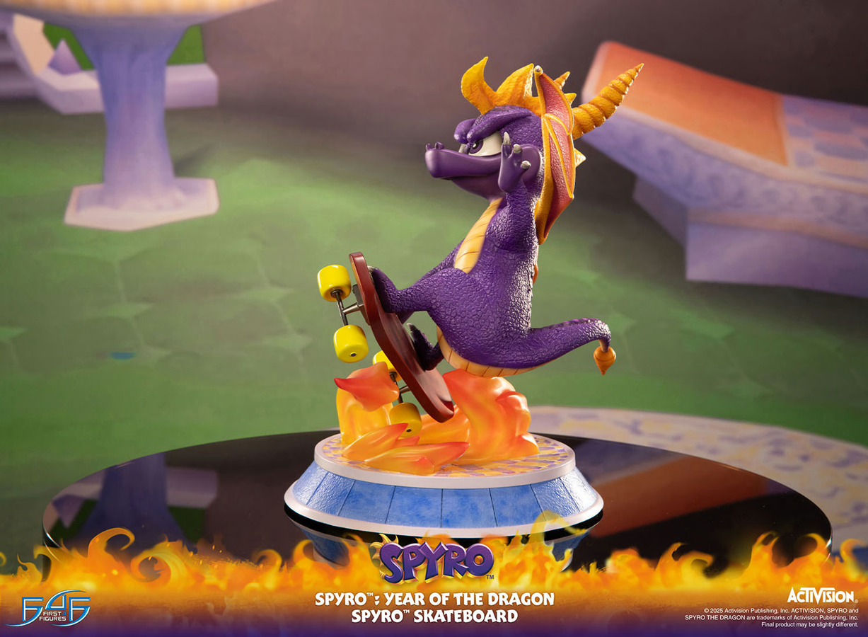 Spyro: Year Of The Dragon - Skatebaord Statue