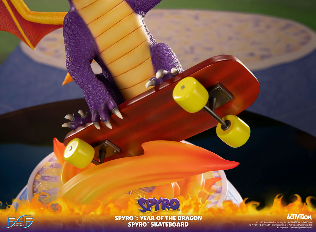Spyro: Year Of The Dragon - Skatebaord Statue