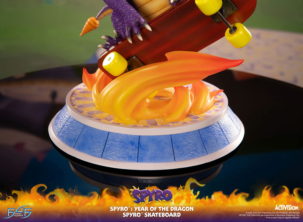 Spyro: Year Of The Dragon - Skatebaord Statue