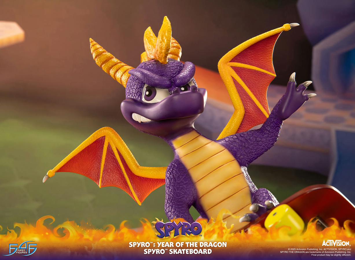 Spyro: Year Of The Dragon - Skatebaord Statue