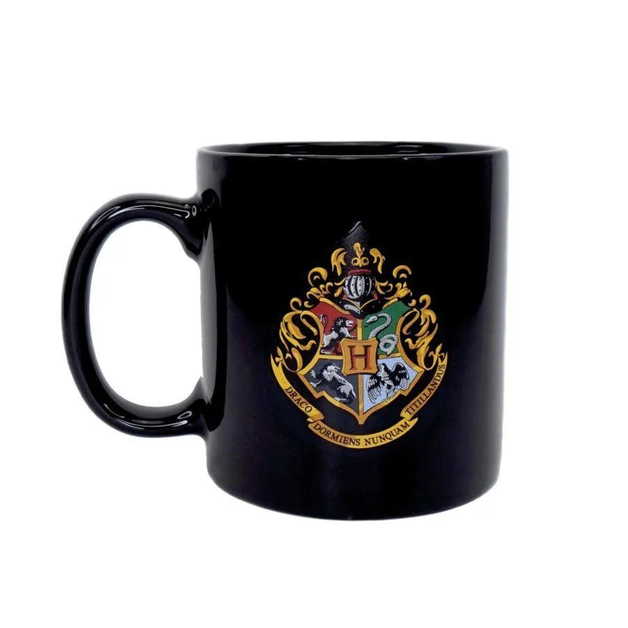 HMBMUGBHP77 Harry Potter - Uniform Hufflepuff Heat Changing Mug 400ml - Half Moon Bay - Titan Pop Culture