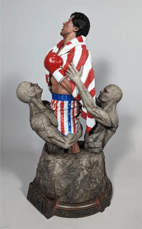 HOL9466 Rocky IV - Rocky 1:4 Scale Statue - Hollywood Collectibles Group - Titan Pop Culture