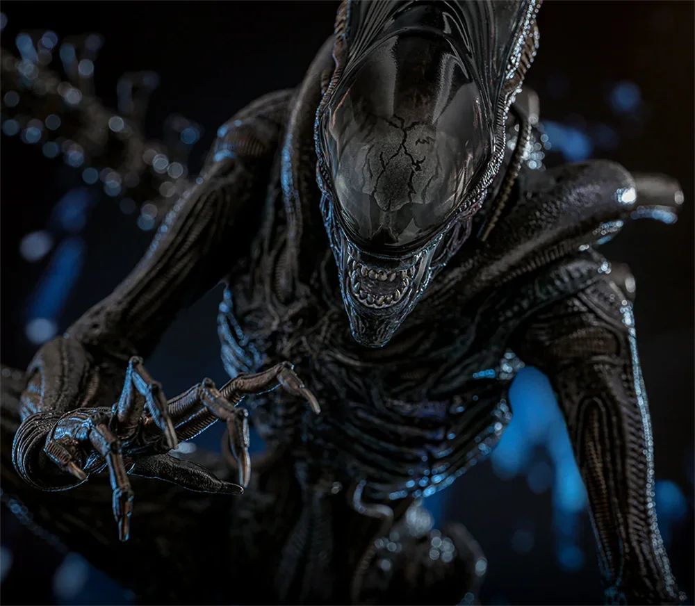 Alien: Romulus - Scorched Xenomorph 1:6 Scale Collectable Action Figure