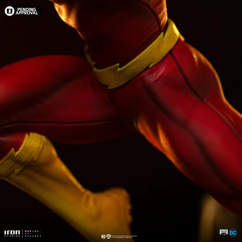 IRO59365 The Flash - Flash Unleashed 1:10 Scale Statue - Iron Studios - Titan Pop Culture