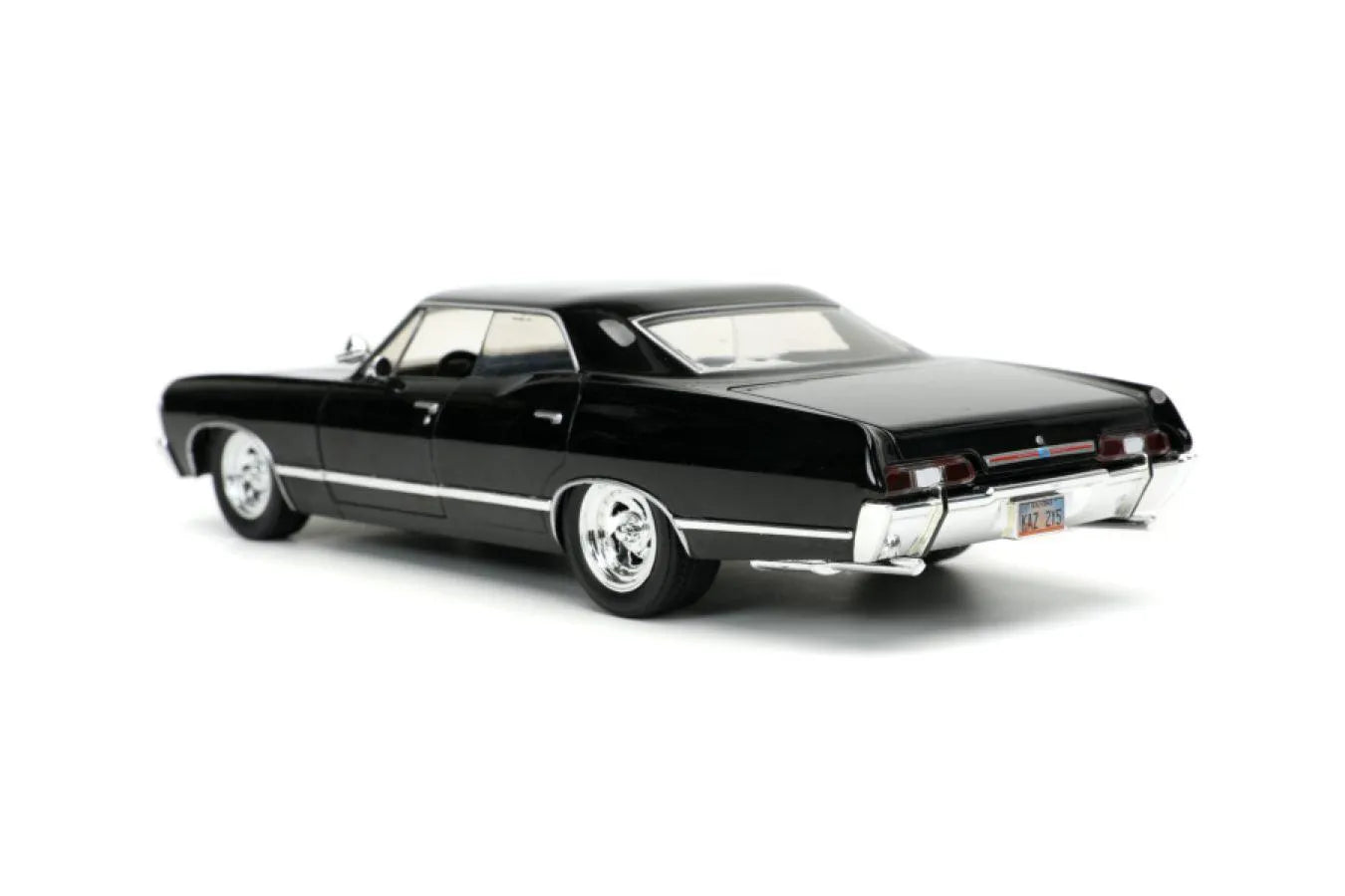JAD32250 Supernatural - '67 Chevy Impala with Dean 1:24 Scale Hollywood Ride - Jada Toys - Titan Pop Culture