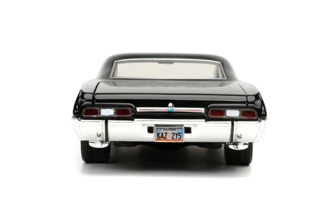 JAD32250 Supernatural - '67 Chevy Impala with Dean 1:24 Scale Hollywood Ride - Jada Toys - Titan Pop Culture