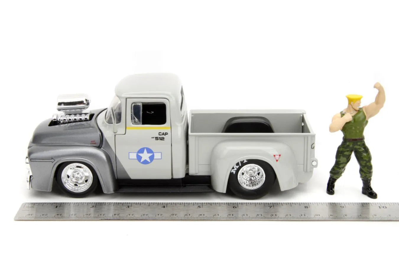 JAD34373 Street Fighter - Ford F-100 (1956) 1:24 with Guile Figure Hollywood Rides Diecast Vehicle - Jada Toys - Titan Pop Culture