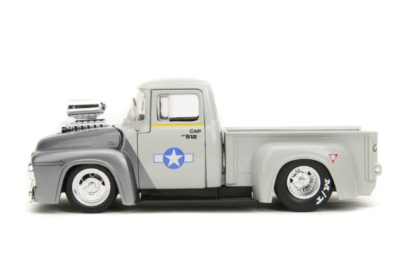 JAD34373 Street Fighter - Ford F-100 (1956) 1:24 with Guile Figure Hollywood Rides Diecast Vehicle - Jada Toys - Titan Pop Culture