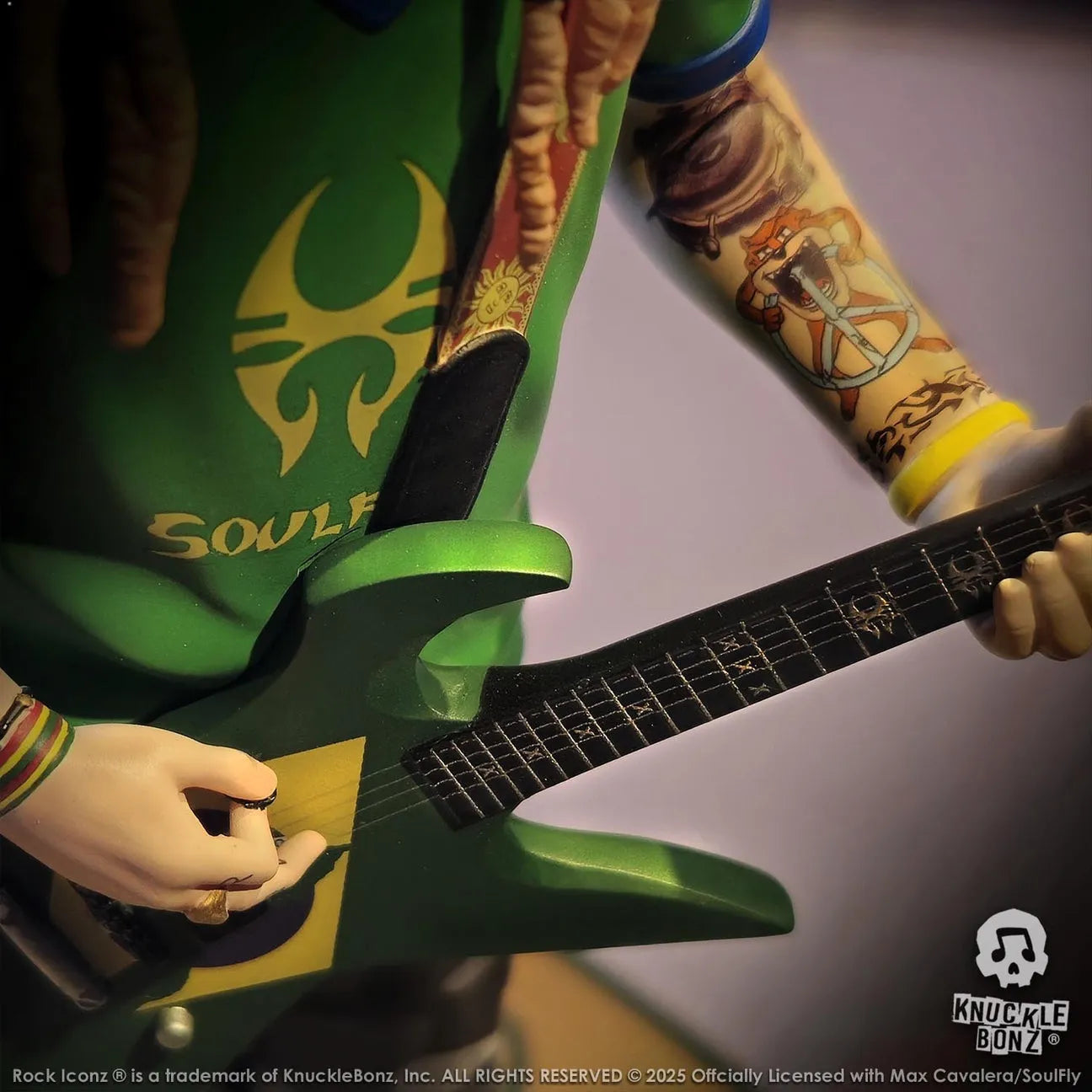 KNUMCAV100 Soulfly - Max Cavalera Rock Iconz Statue - KnuckleBonz - Titan Pop Culture