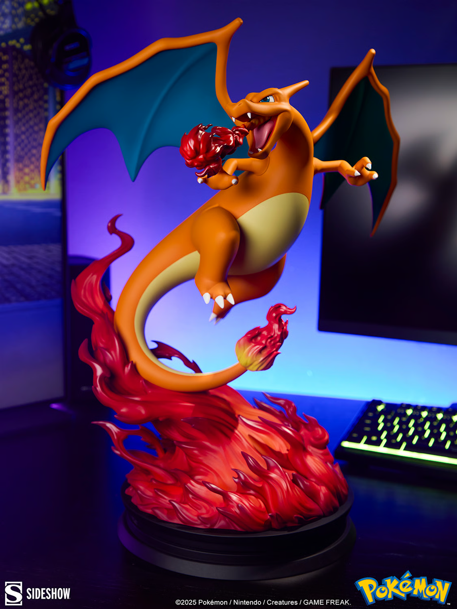 Pokemon - Charizard Statue
