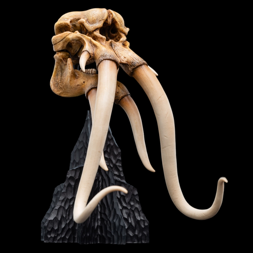 The Lord of the Rings - Skull of A Mumak SDCC 2025 Miniature Statue