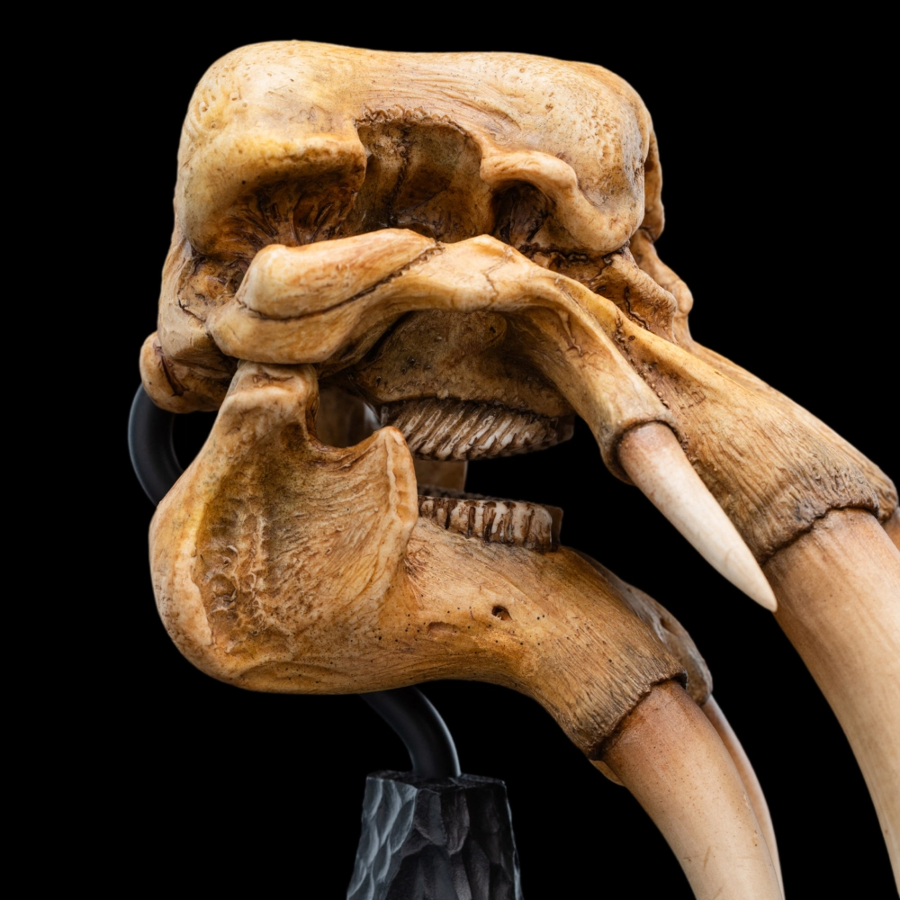 The Lord of the Rings - Skull of A Mumak SDCC 2025 Miniature Statue
