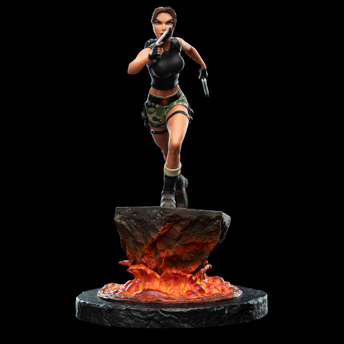 Tomb Raider - Lara Croft Sanctuary of Flame Miniature Figure