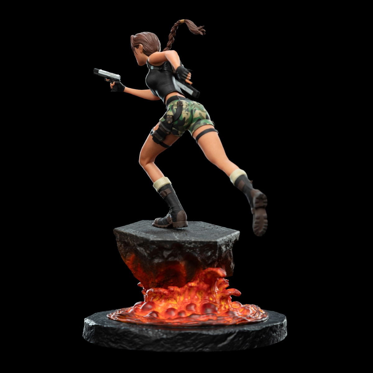 Tomb Raider - Lara Croft Sanctuary of Flame Miniature Figure