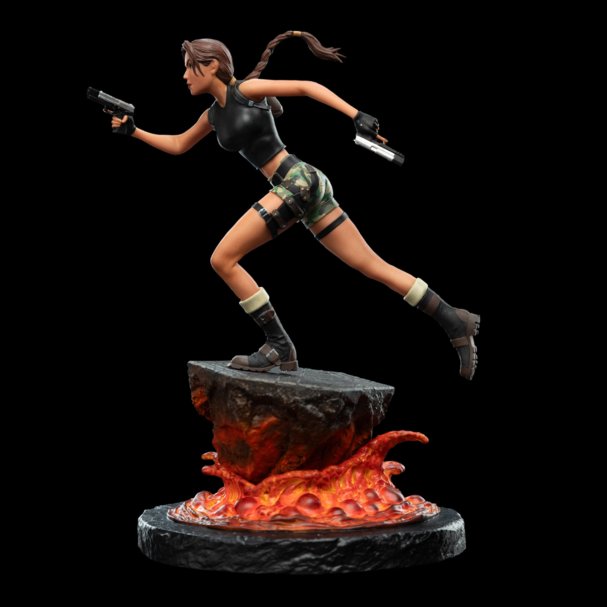 Tomb Raider - Lara Croft Sanctuary of Flame Miniature Figure