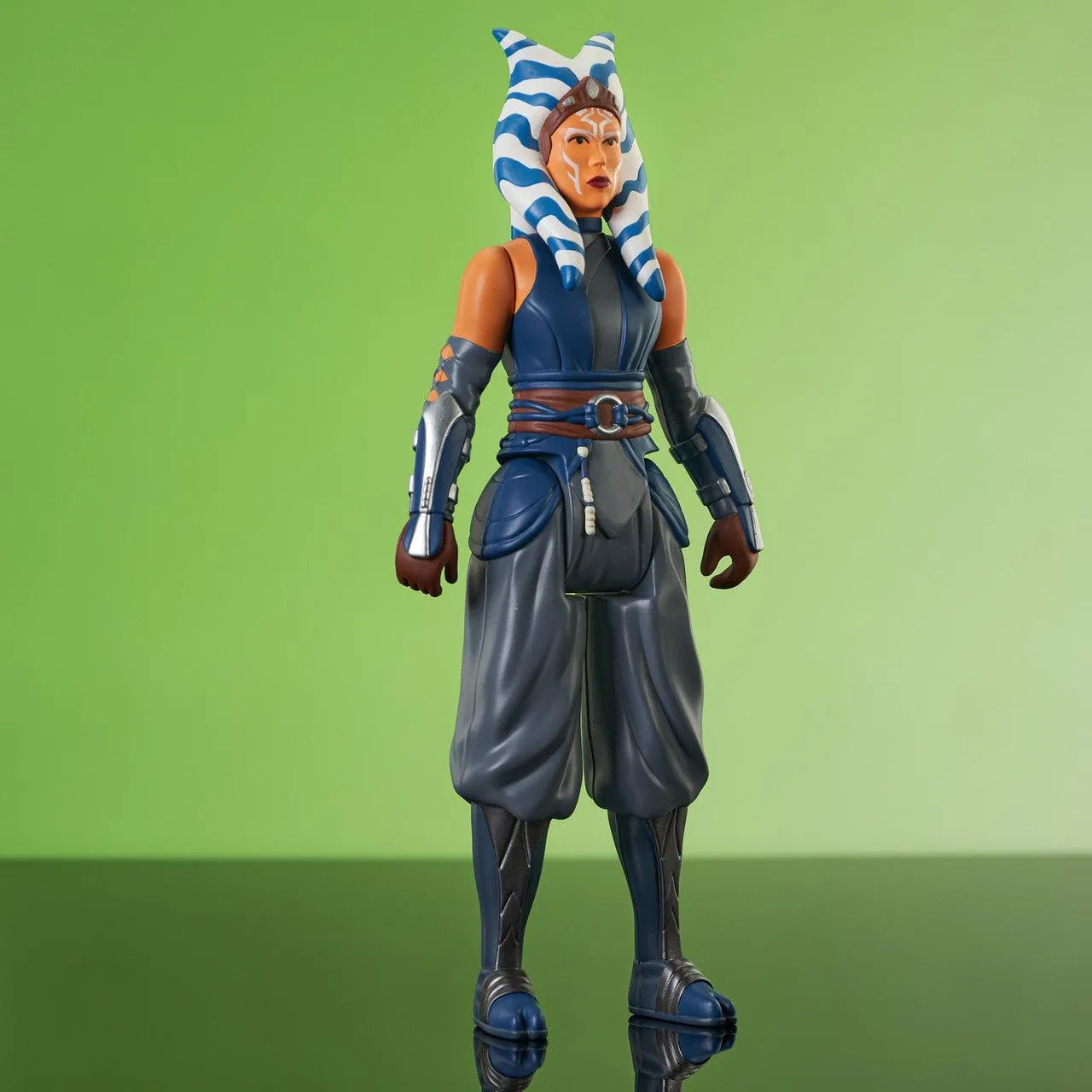 DSTNOV222333 Star Wars: The Mandalorian - Ahsoka Tano Jumbo Figure - Diamond Select Toys - Titan Pop Culture