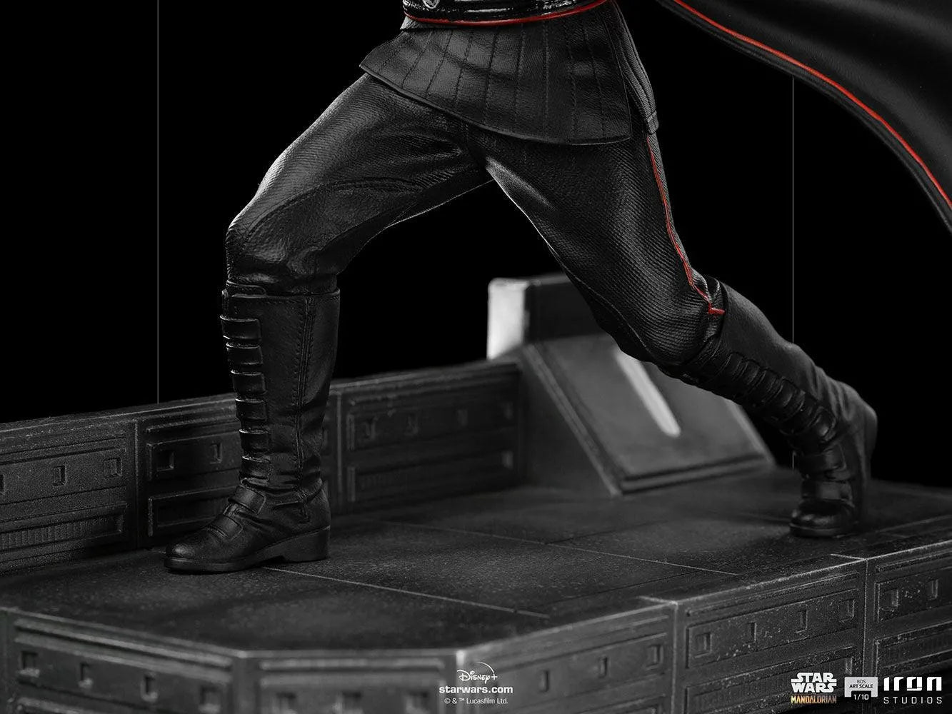 IRO27993 Star Wars: The Mandalorian - Moff Gideon 1:10 Scale Statue - Iron Studios - Titan Pop Culture