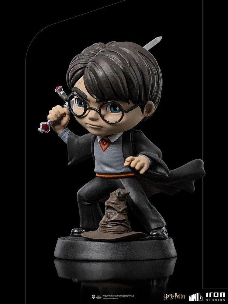 IRO50812 Harry Potter - Harry Potter with Sword of Gryffindor Minico Vinyl Figure - Iron Studios - Titan Pop Culture