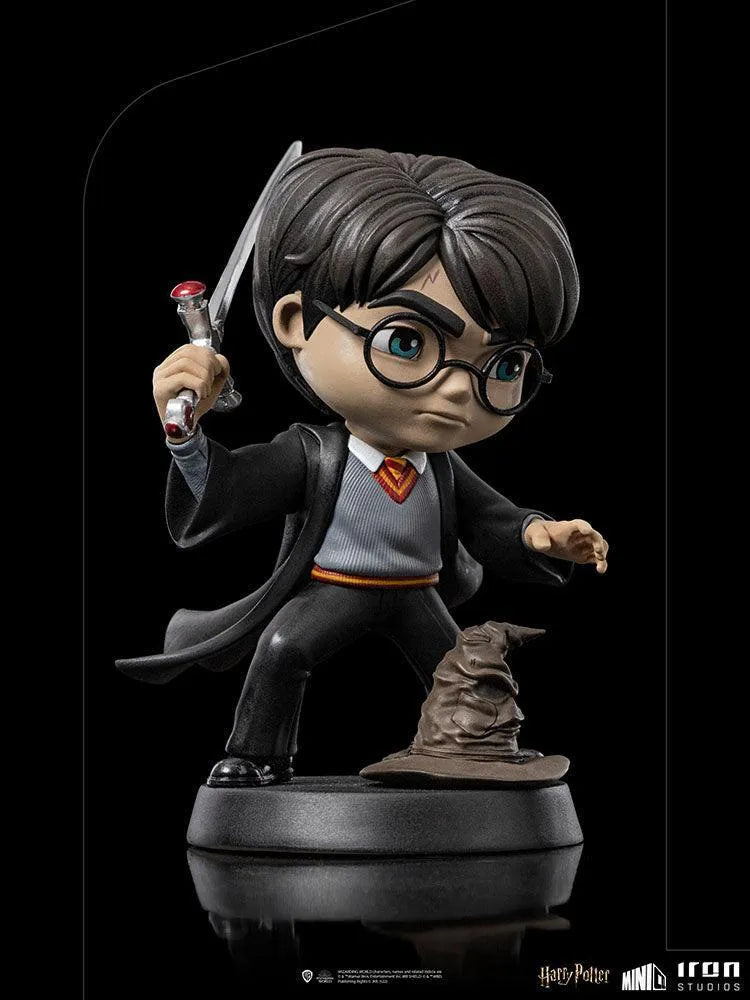 IRO50812 Harry Potter - Harry Potter with Sword of Gryffindor Minico Vinyl Figure - Iron Studios - Titan Pop Culture