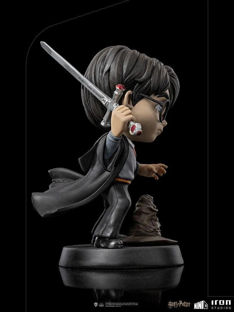 IRO50812 Harry Potter - Harry Potter with Sword of Gryffindor Minico Vinyl Figure - Iron Studios - Titan Pop Culture