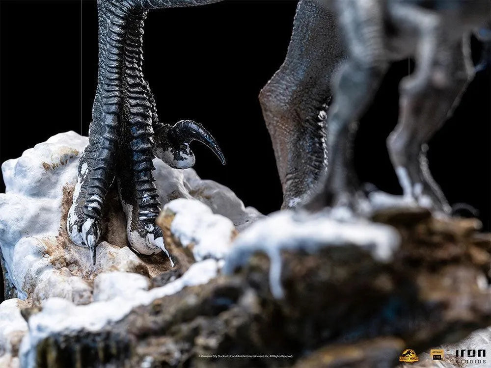 IRO51024 Jurassic World 3: Dominion - Blue & Beta 1:10 Scale Statue - Iron Studios - Titan Pop Culture