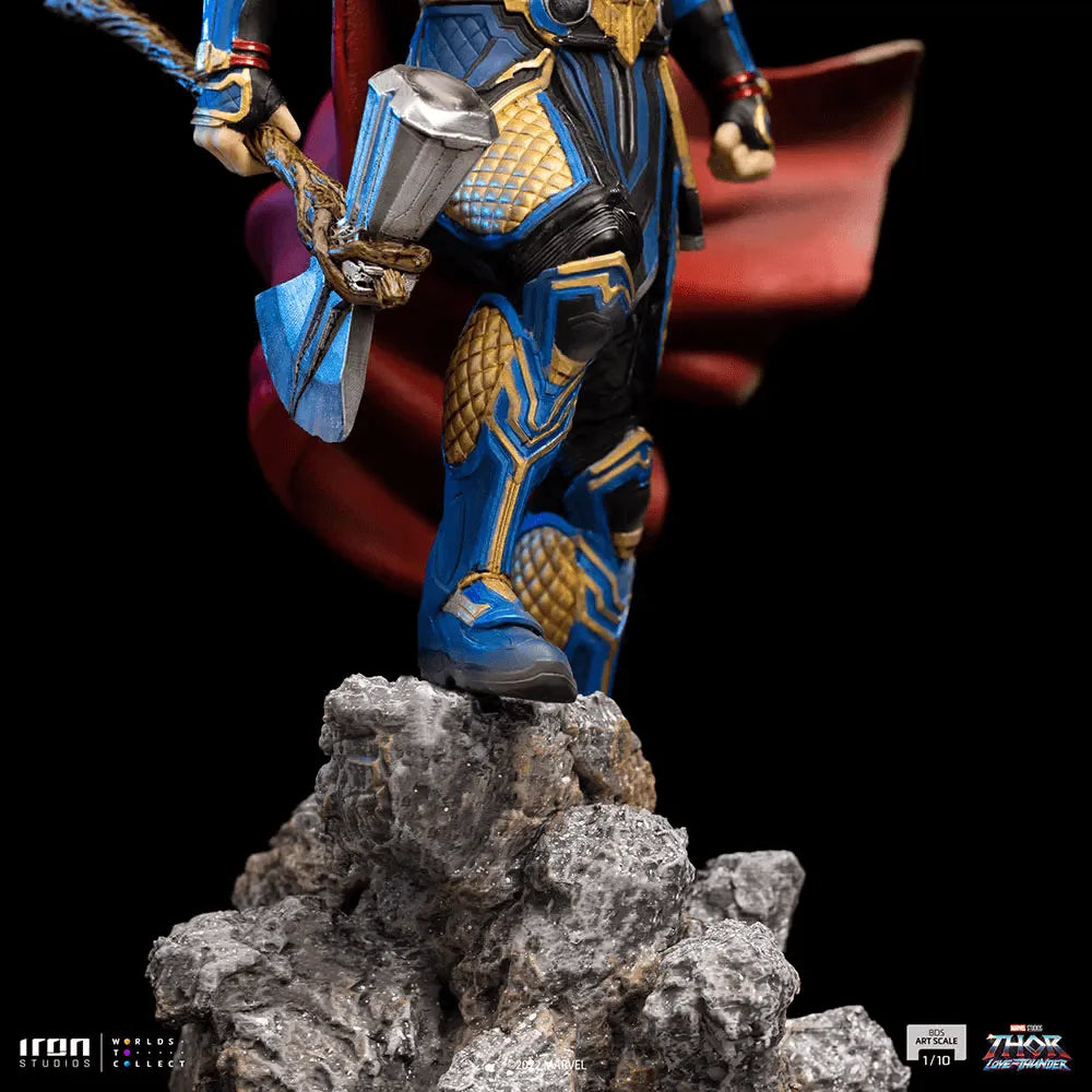 IRO51277 Thor 4: Love and Thunder - Thor 1:10 Scale Statue - Iron Studios - Titan Pop Culture