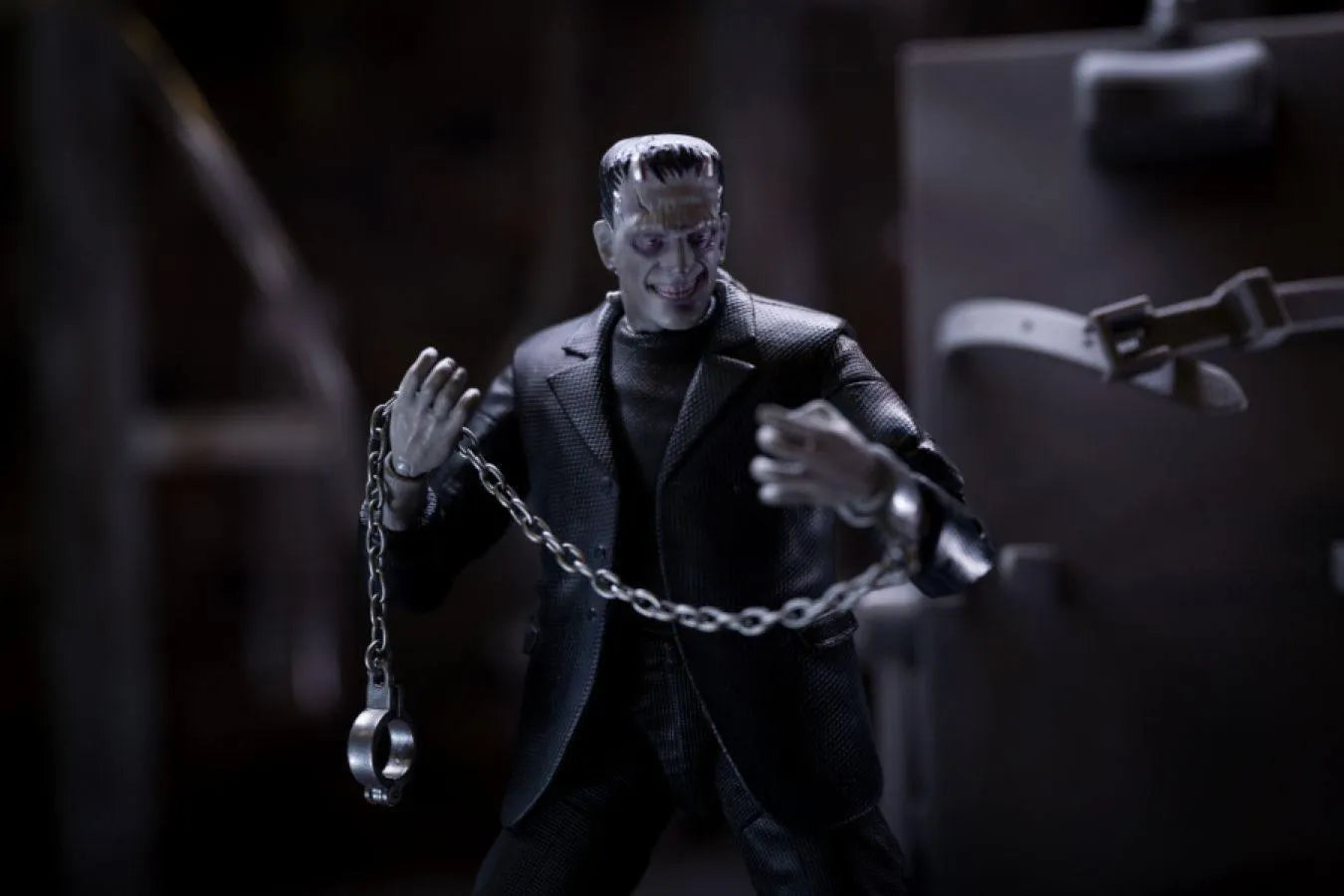 JAD32676 Universal Monsters - Frankenstein Deluxe Box Set - NECA - Titan Pop Culture