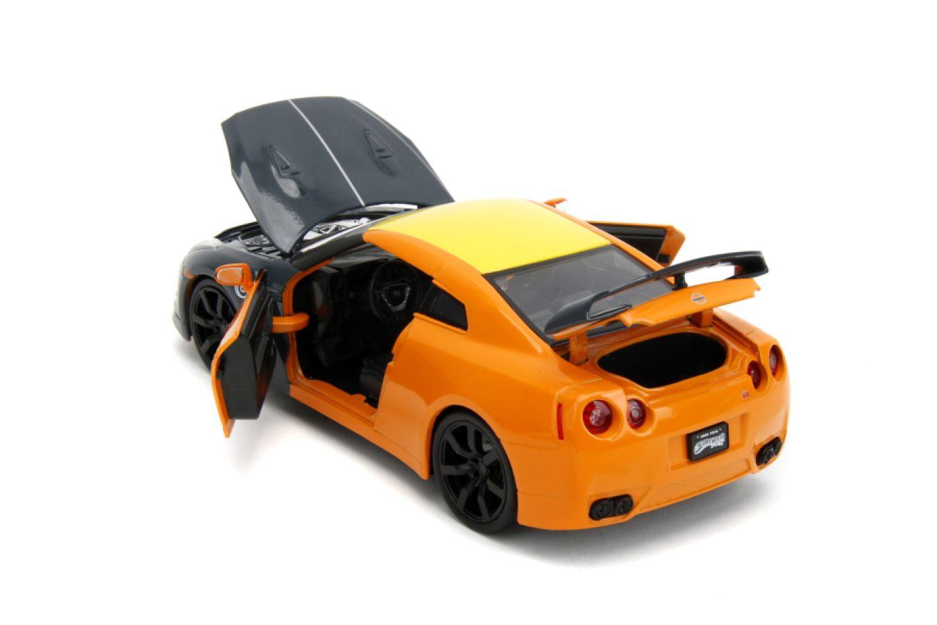 JAD33691 Naruto - Nissan GT-R R35 (2009) 1:24 Scale with Naruto Figure Hollywood Rides Diecast Vehicle - Jada Toys - Titan Pop Culture