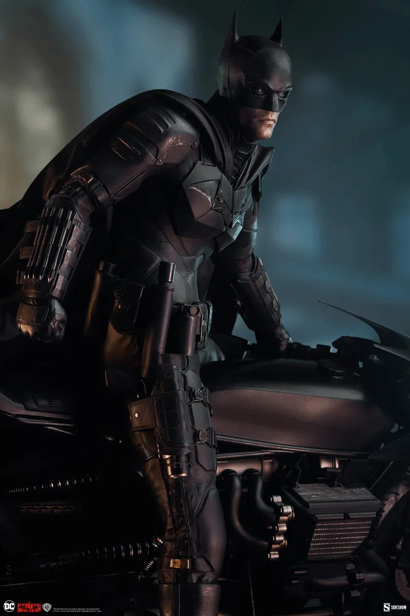 SID300819 The Batman - Batman Premium Format Statue - Sideshow Collectibles - Titan Pop Culture