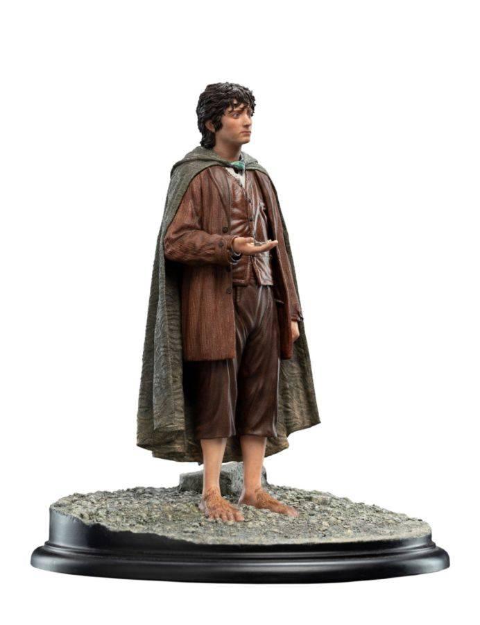 WET04156 The Lord of the Rings - Frodo Baggins, Ringbeaer Classic Series 1:6 Scale Statue - Weta Workshop - Titan Pop Culture