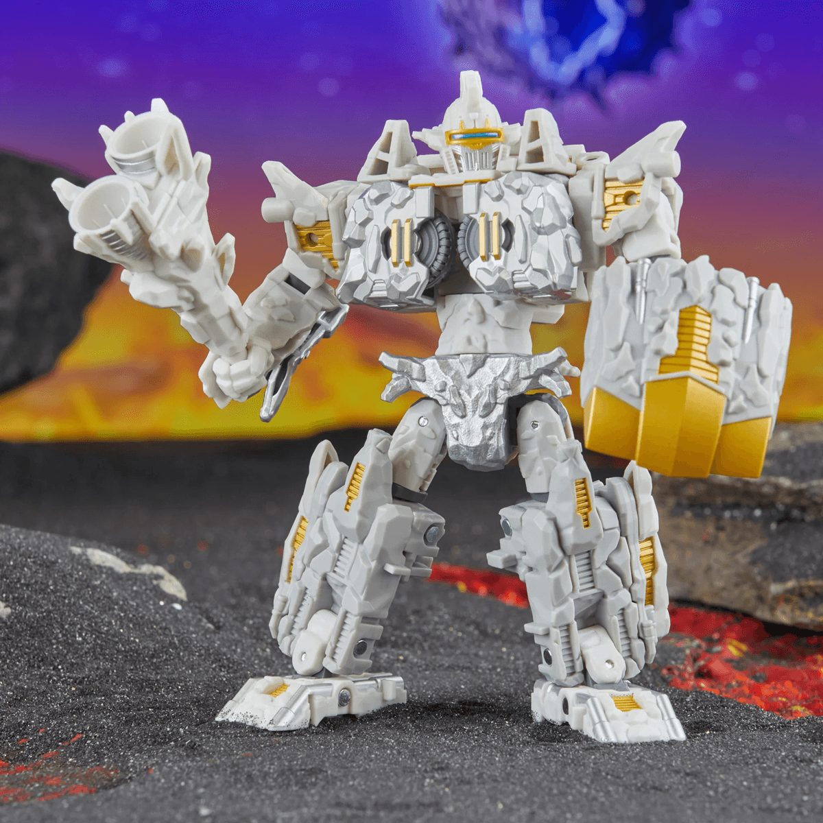 26531 Transformers Legacy United: Deluxe Class - Infernac Universe Nucleous - Hasbro - Titan Pop Culture