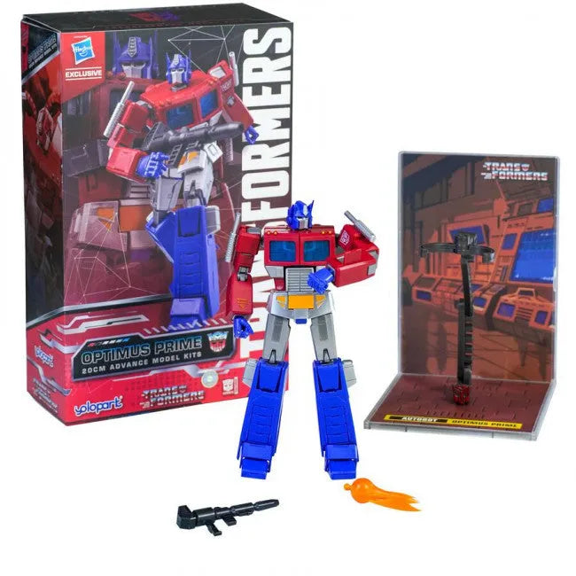 28758 Transformers Generation One: 20cm Optimus Prime Model Kit (AMK Series) - Hasbro - Titan Pop Culture