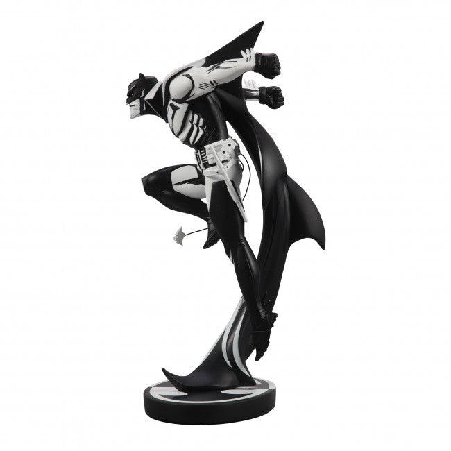 26116 DC Direct Statue: Batman Black & White: Batman White Knight By Sean Murphy Resin (Line Art Variant) - McFarlane Toys - Titan Pop Culture