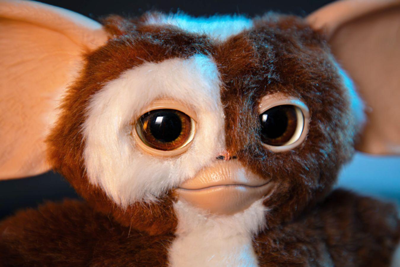 IKO1910 Gremlins - Replica Gizmo Plush - Ikon Design Studio - Titan Pop Culture