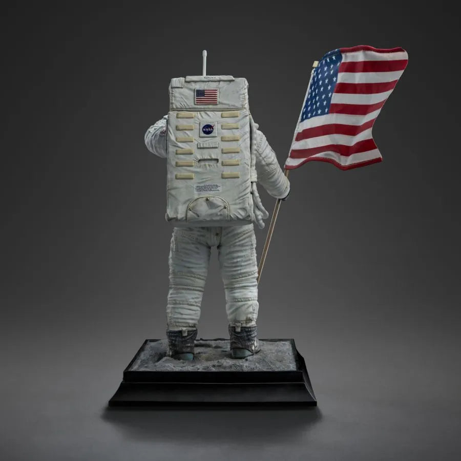 IRO56432 Apollo 11 - Astronaut 1:10 Scale Statue - Iron Studios - Titan Pop Culture