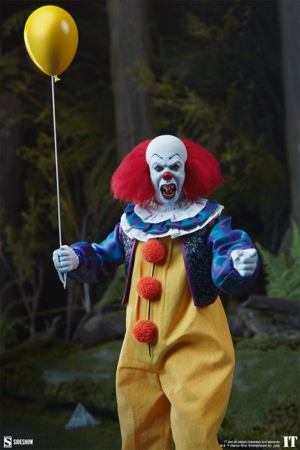 SID100479 It (1990) - Pennywise 1:6 Scale Action Figure - Sideshow Collectibles - Titan Pop Culture