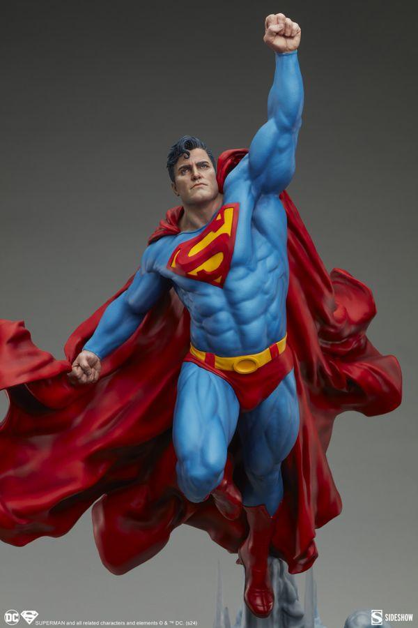 SID300868 Superman - Superman Premium Format Statue - Sideshow Collectibles - Titan Pop Culture