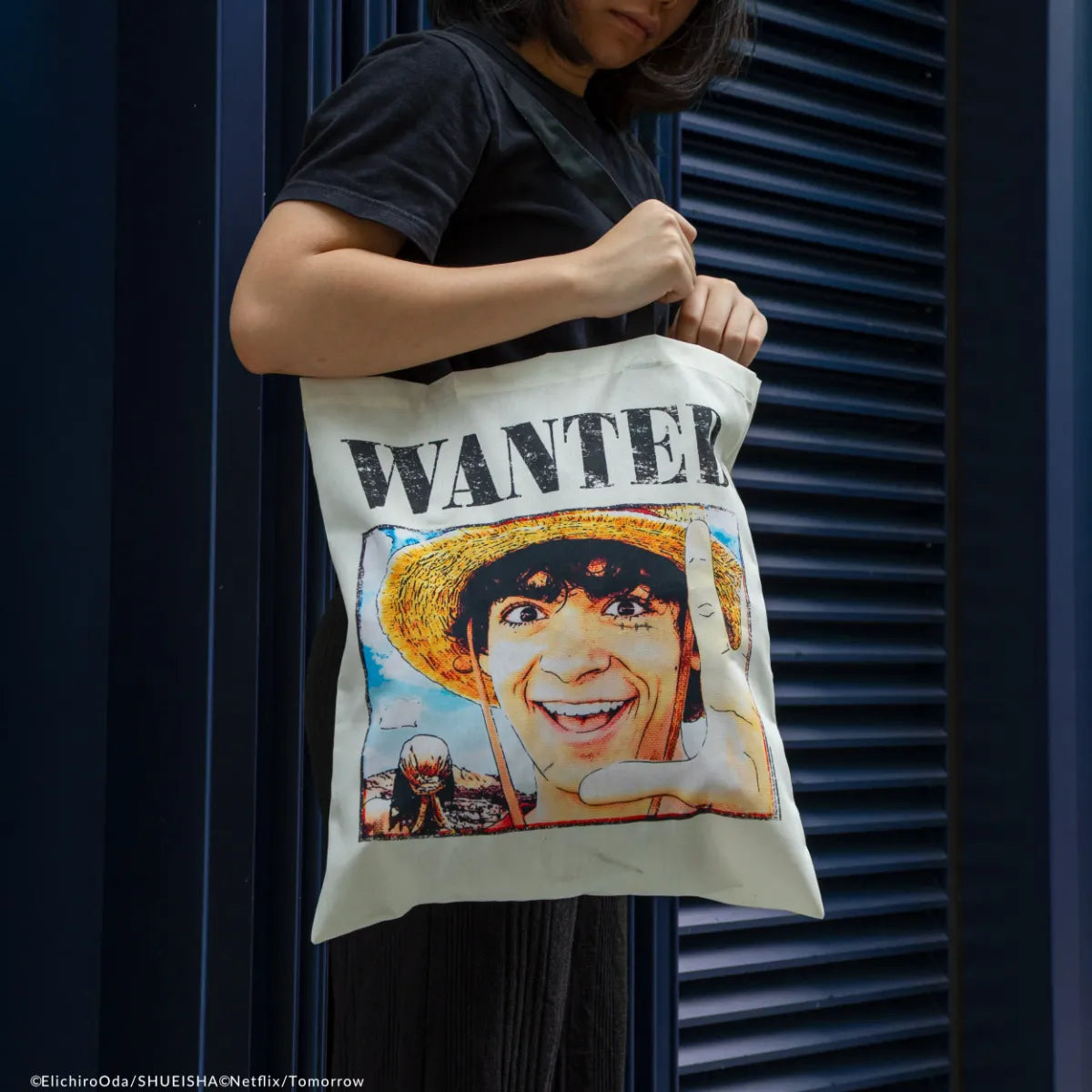 CINCR2390 One Piece (2023) - Wanted Luffy Tote Bag - CineReplicas - Titan Pop Culture