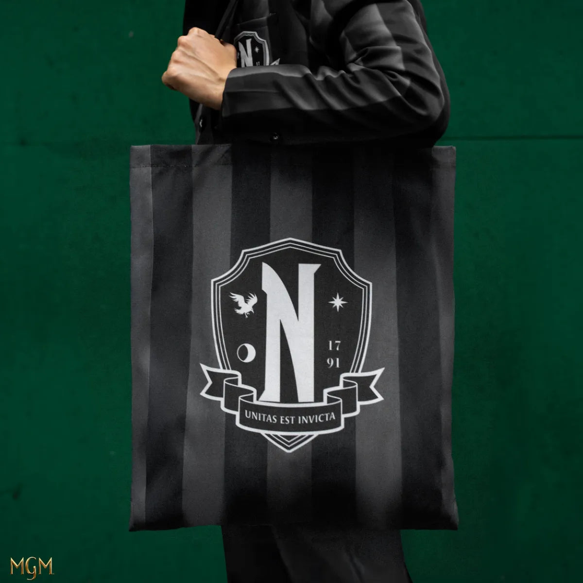 CINCR2475 Wednesday (TV) - Nevermore Academy Tote Bag - CineReplicas - Titan Pop Culture