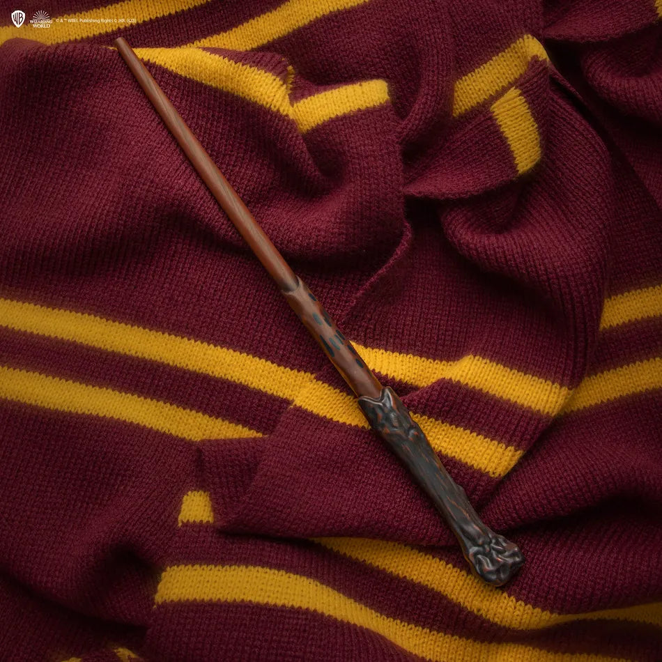 CINCR6802 Harry Potter - Harry Potter Essential PVC Wand Collection - CineReplicas - Titan Pop Culture