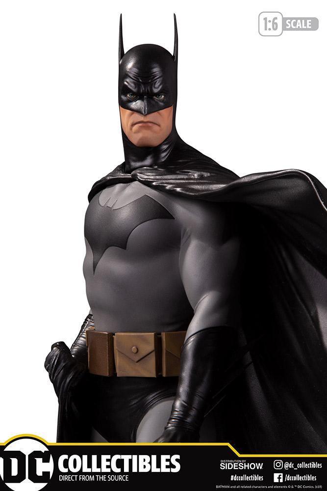 DCC905604 Batman - Batman by Alex Ross Deluxe Designer Statue - DC Comics - Titan Pop Culture