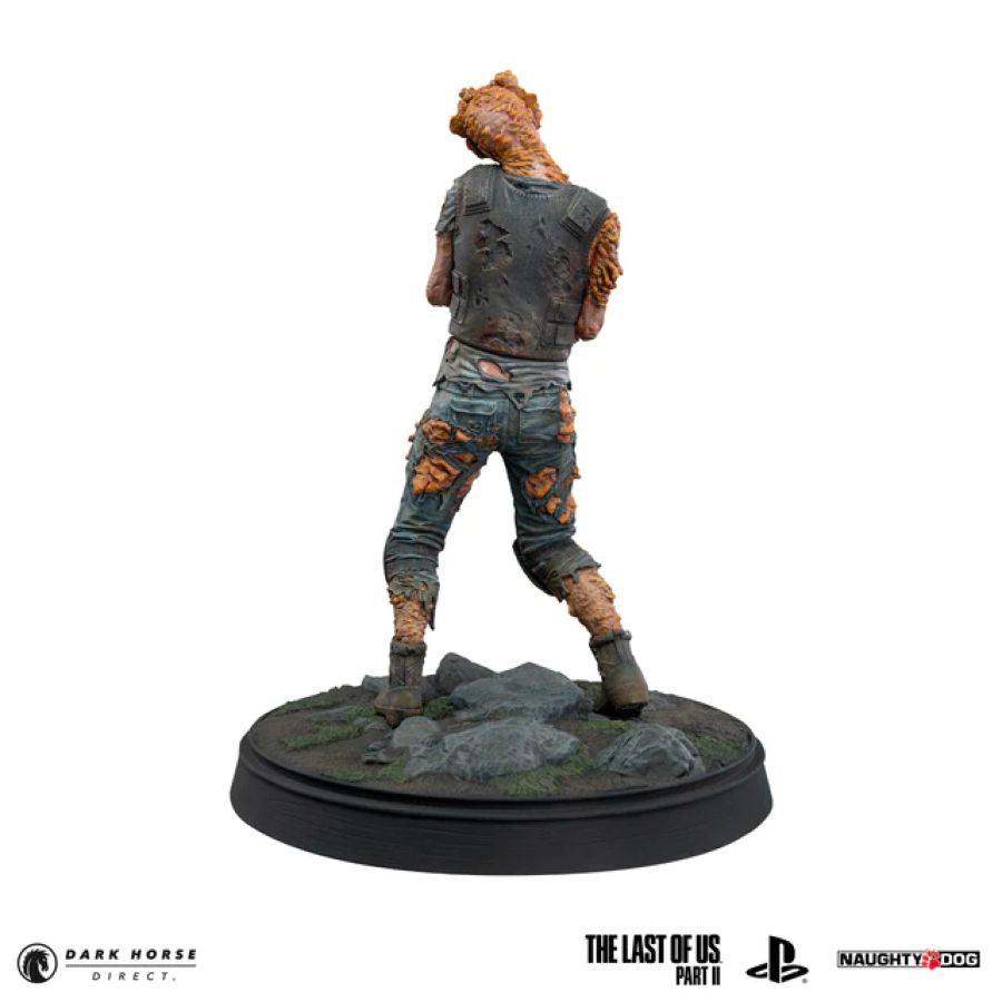 DHC3010-338 The Last Of Us 2 - Armoured Clicker Figure - Dark Horse Comics - Titan Pop Culture
