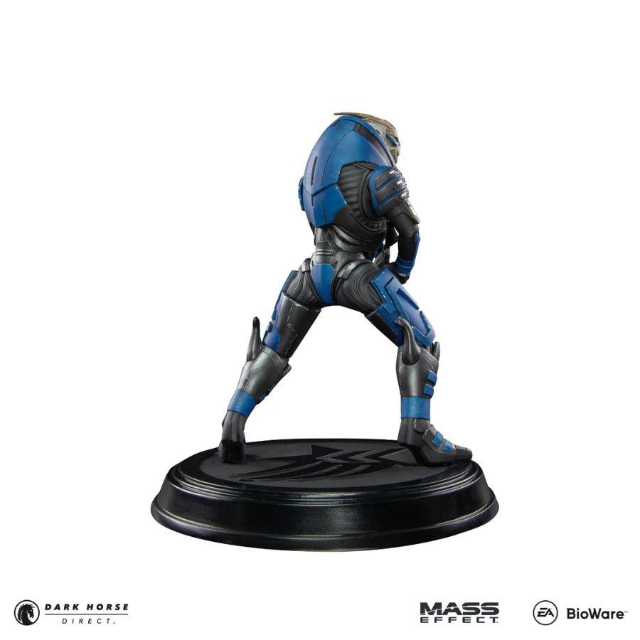 DHC3011-204 Mass Effect - Garrus Figure - Dark Horse Comics - Titan Pop Culture