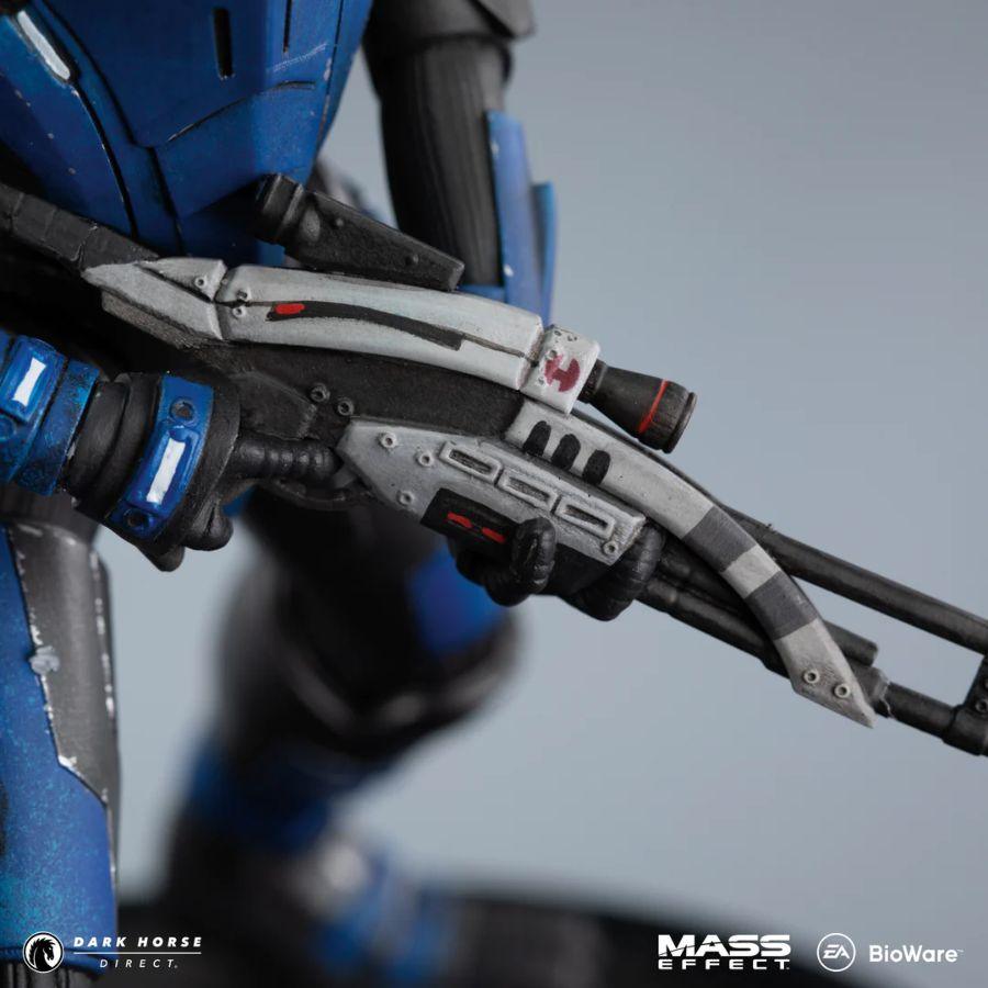 DHC3011-204 Mass Effect - Garrus Figure - Dark Horse Comics - Titan Pop Culture