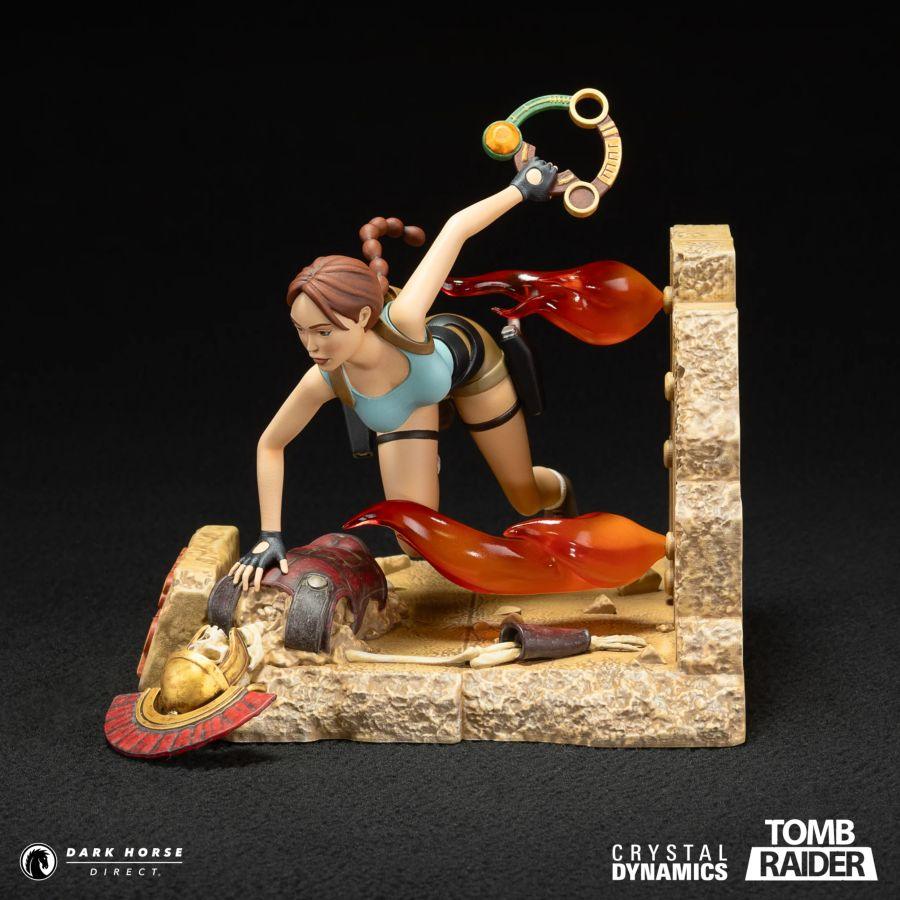 DHC3014-201 Tomb Raider - Lara Croft (Classic Era) PVC Statue - Dark Horse Comics - Titan Pop Culture