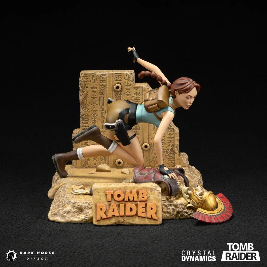 DHC3014-201 Tomb Raider - Lara Croft (Classic Era) PVC Statue - Dark Horse Comics - Titan Pop Culture