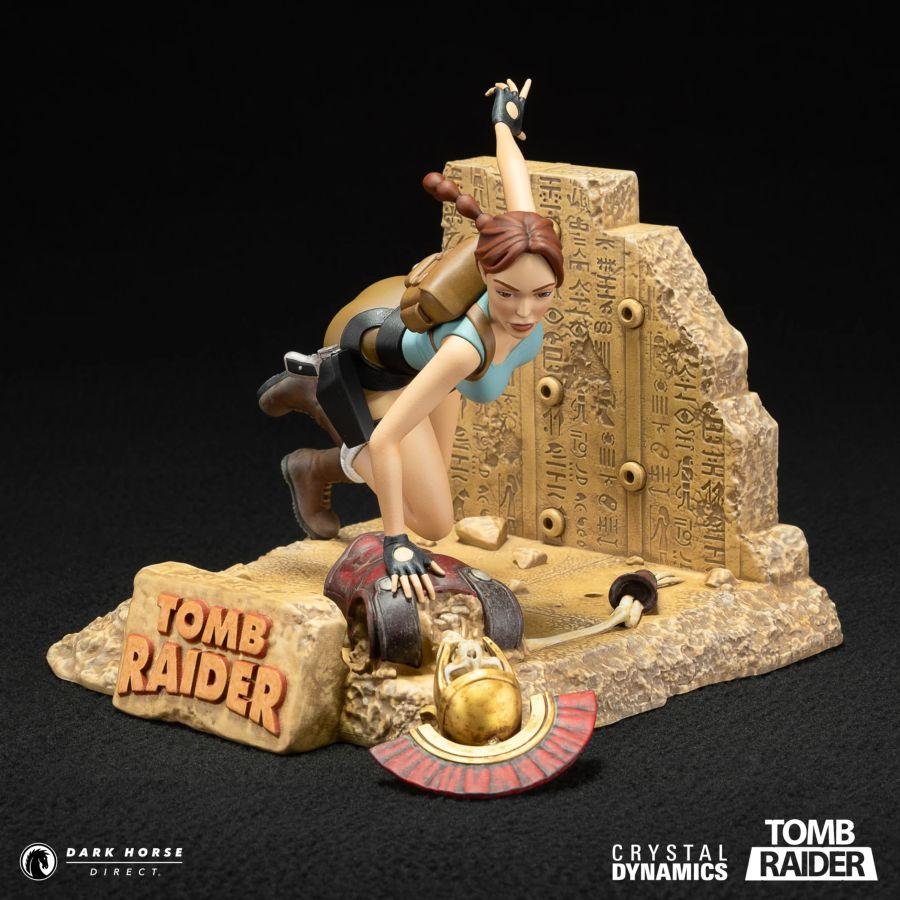 DHC3014-201 Tomb Raider - Lara Croft (Classic Era) PVC Statue - Dark Horse Comics - Titan Pop Culture